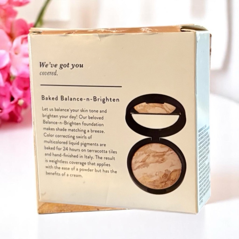 💎 LAURA GELLER Baked Balance-n-Brighten Color
Correcting Foundation Medium - Picture 7 of 7